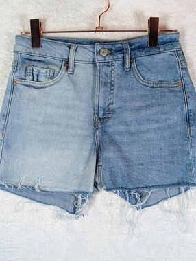 218-Old Navy Classic Cutoff Denim Shorts - Light Blue Two-Tone